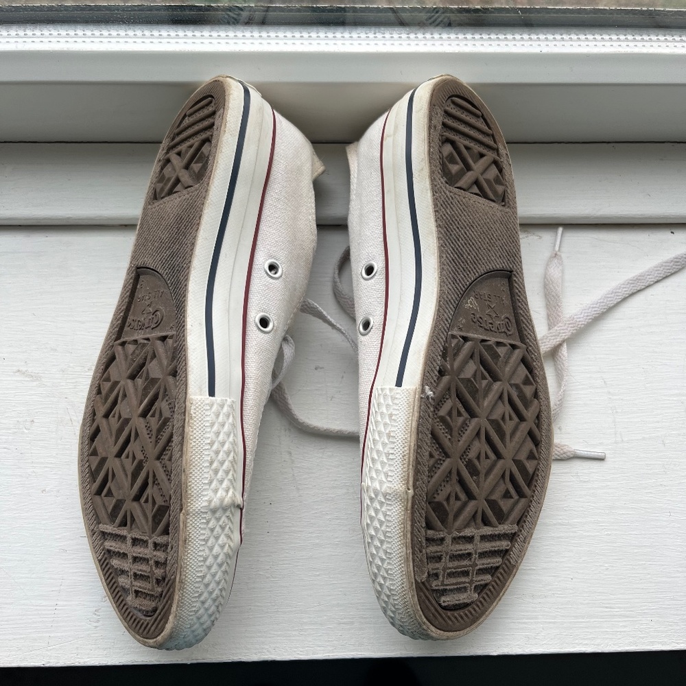 White low top converse